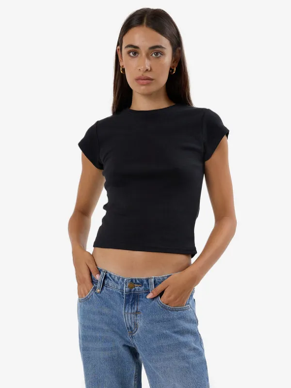 Thrills Fundamental Club Tee - WASHED BLACK made by Sun Diego Boardshops