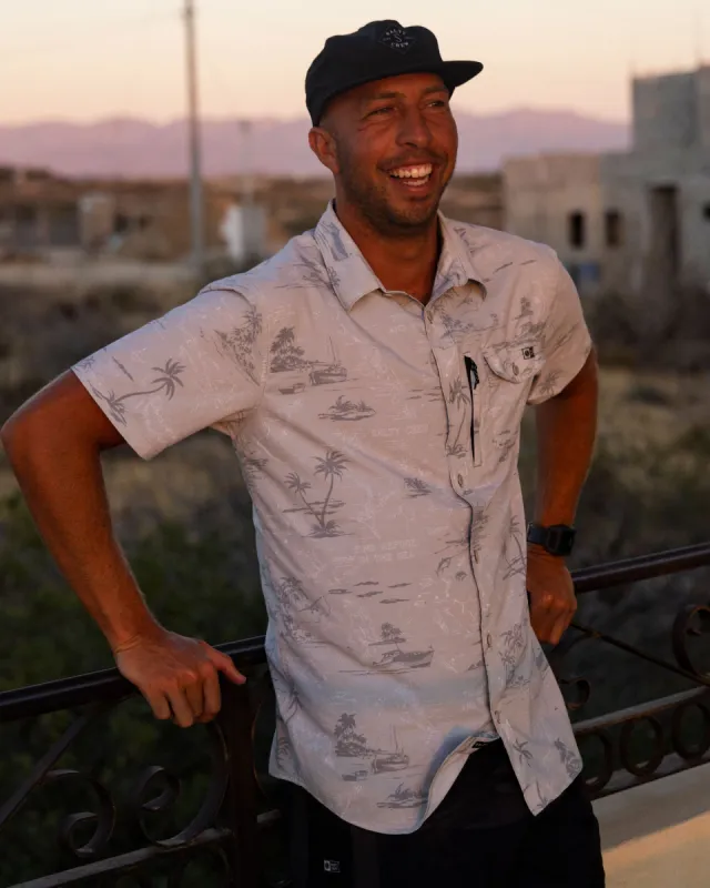 Salty Crew Seafarer S/S Tech Woven - LIGHT GREY sold by Sun Diego Boardshops