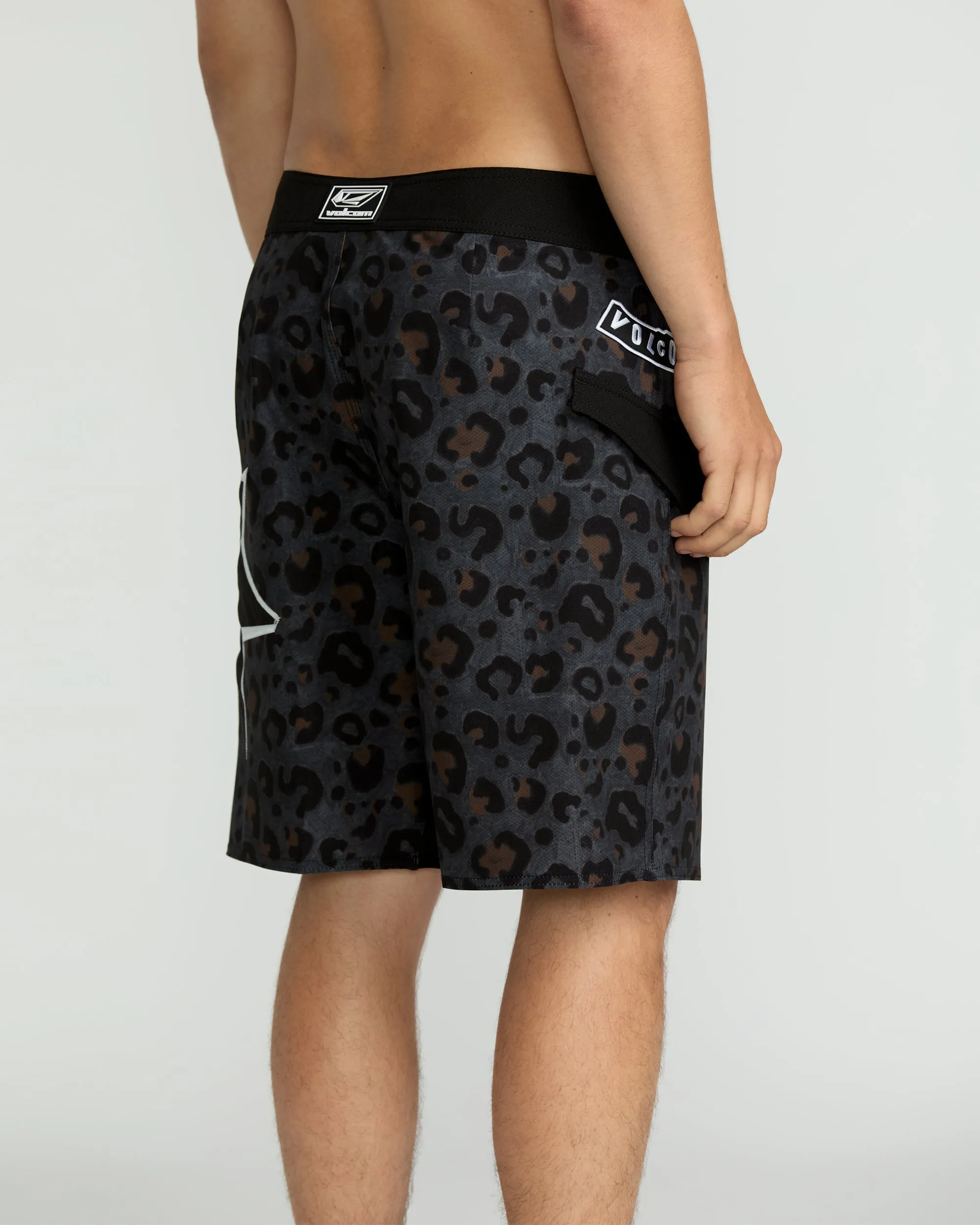 Volcom Men'S St4R G4Zer Mod Boardshort - Asphalt Black sold by Sun Diego Boardshops product image thumbnail 3