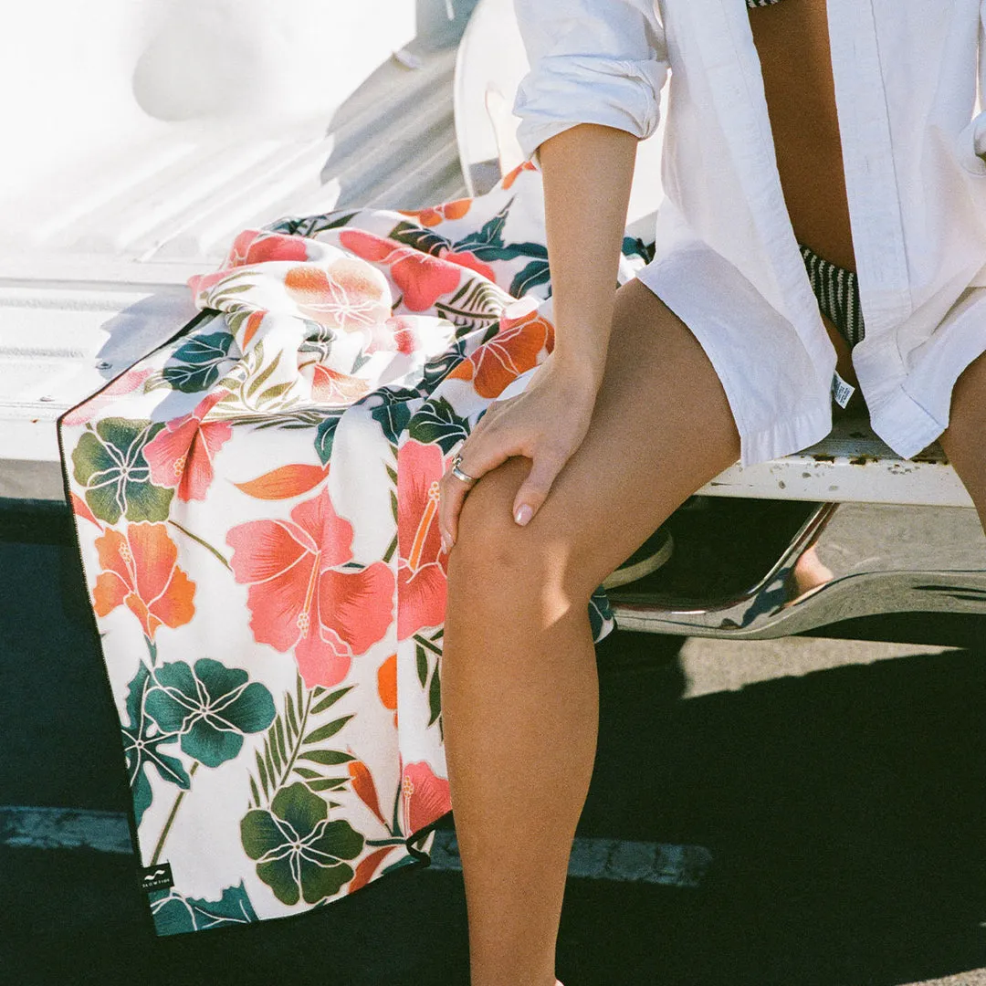 Slowtide Huelo Performance Quick-Dry Travel Towel - Cream sold by Sun Diego Boardshops product image thumbnail 2