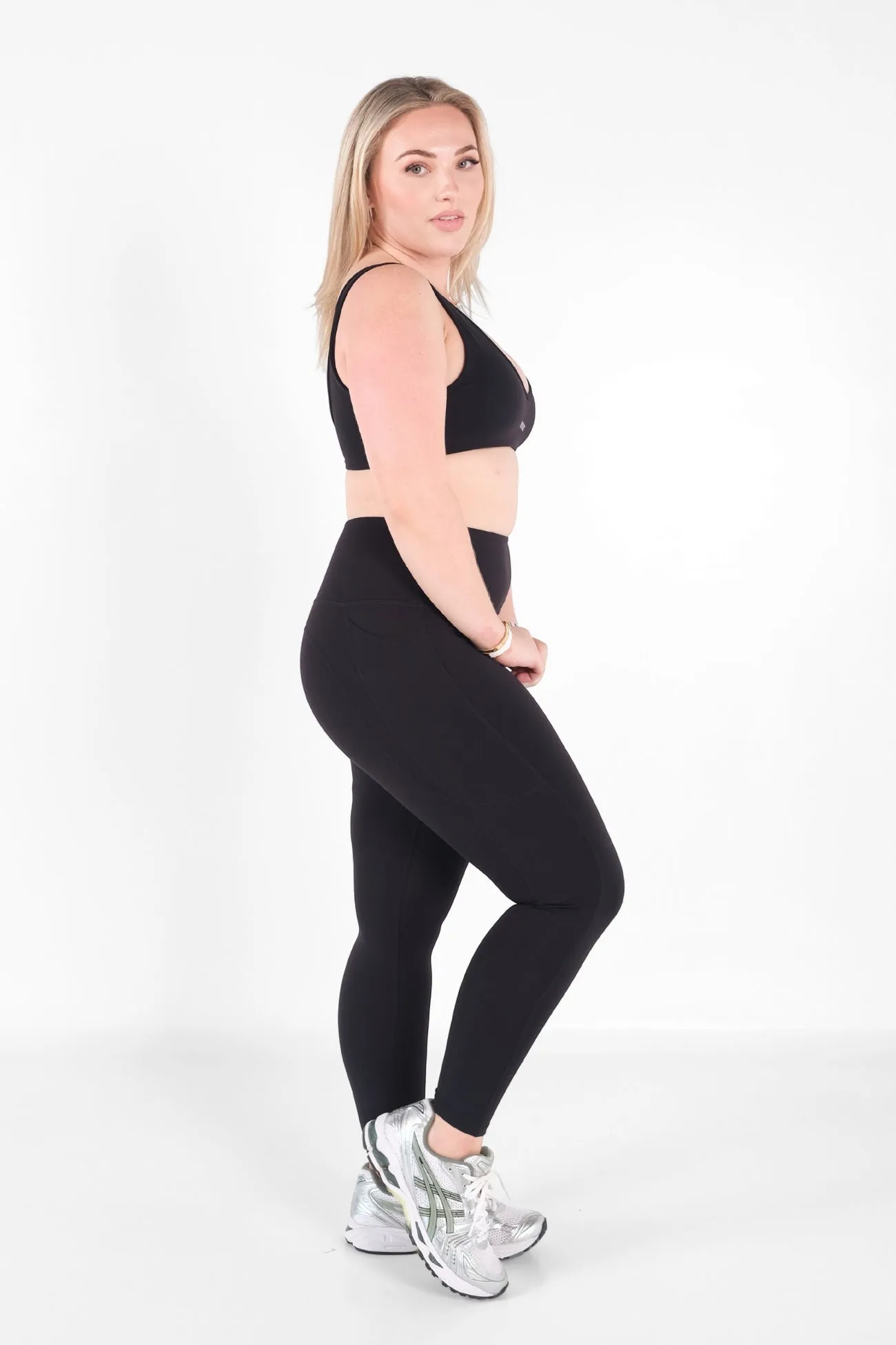 Ardor V2 Highwaisted Leggings - Black sold by TWOTAGS product image thumbnail 5