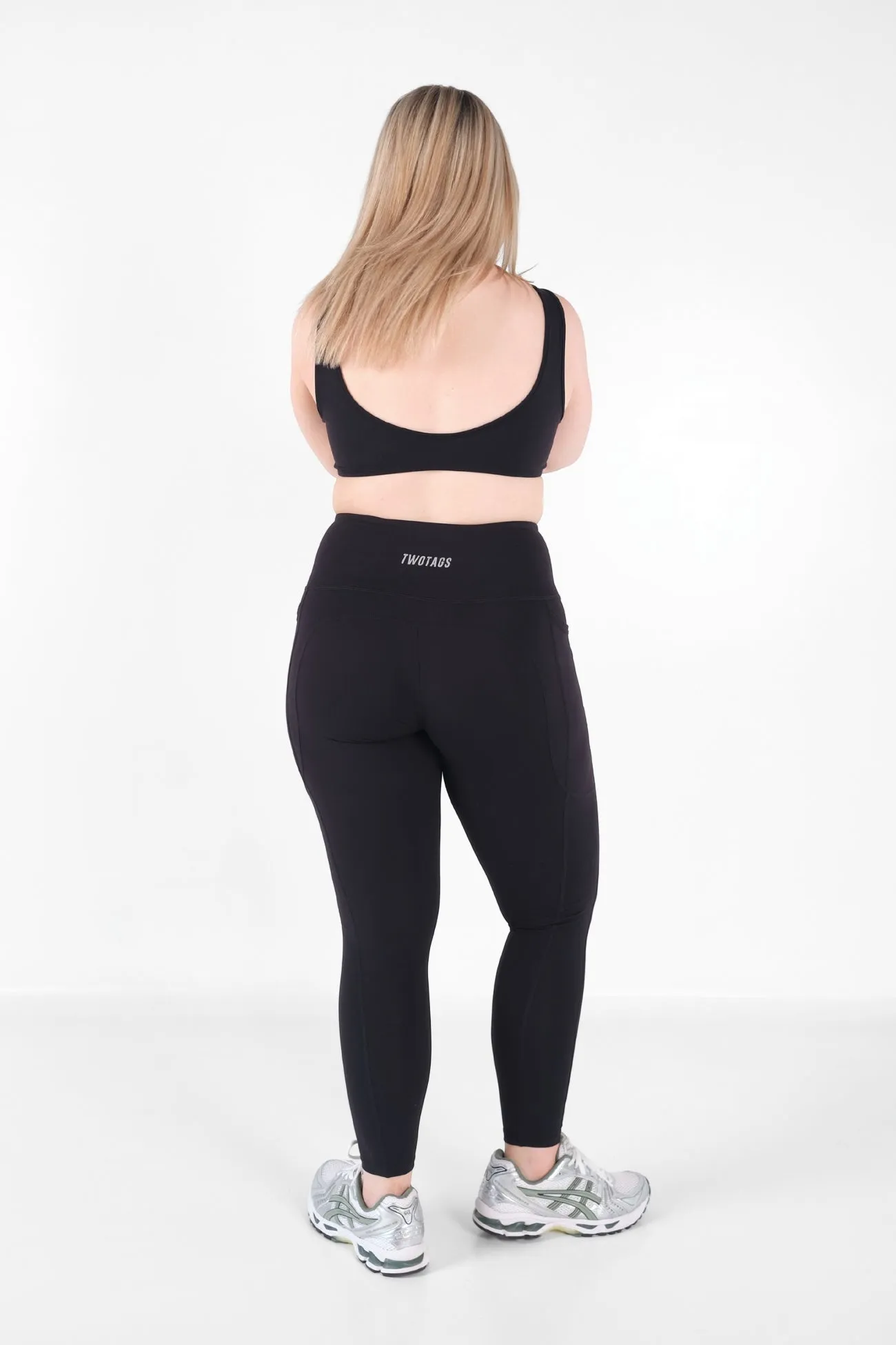 Ardor V2 Highwaisted Leggings - Black sold by TWOTAGS product image thumbnail 4