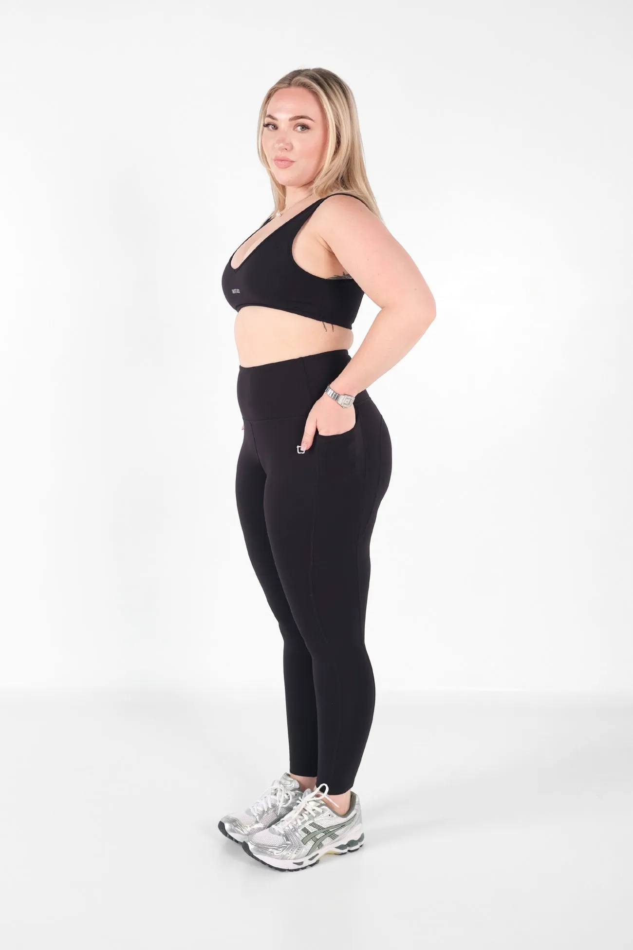 Ardor V2 Highwaisted Leggings - Black sold by TWOTAGS product image thumbnail 2