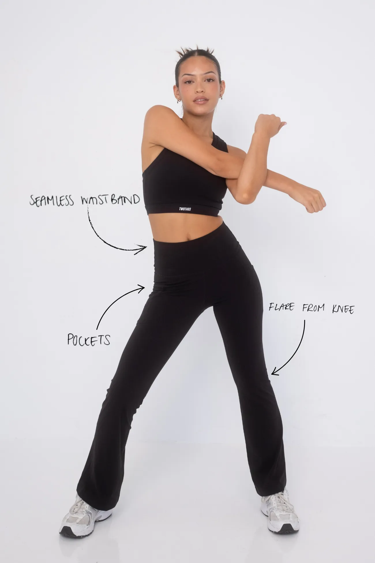 Aura Flare Pocket (Seamless) Leggings - Black sold by TWOTAGS product image thumbnail 2