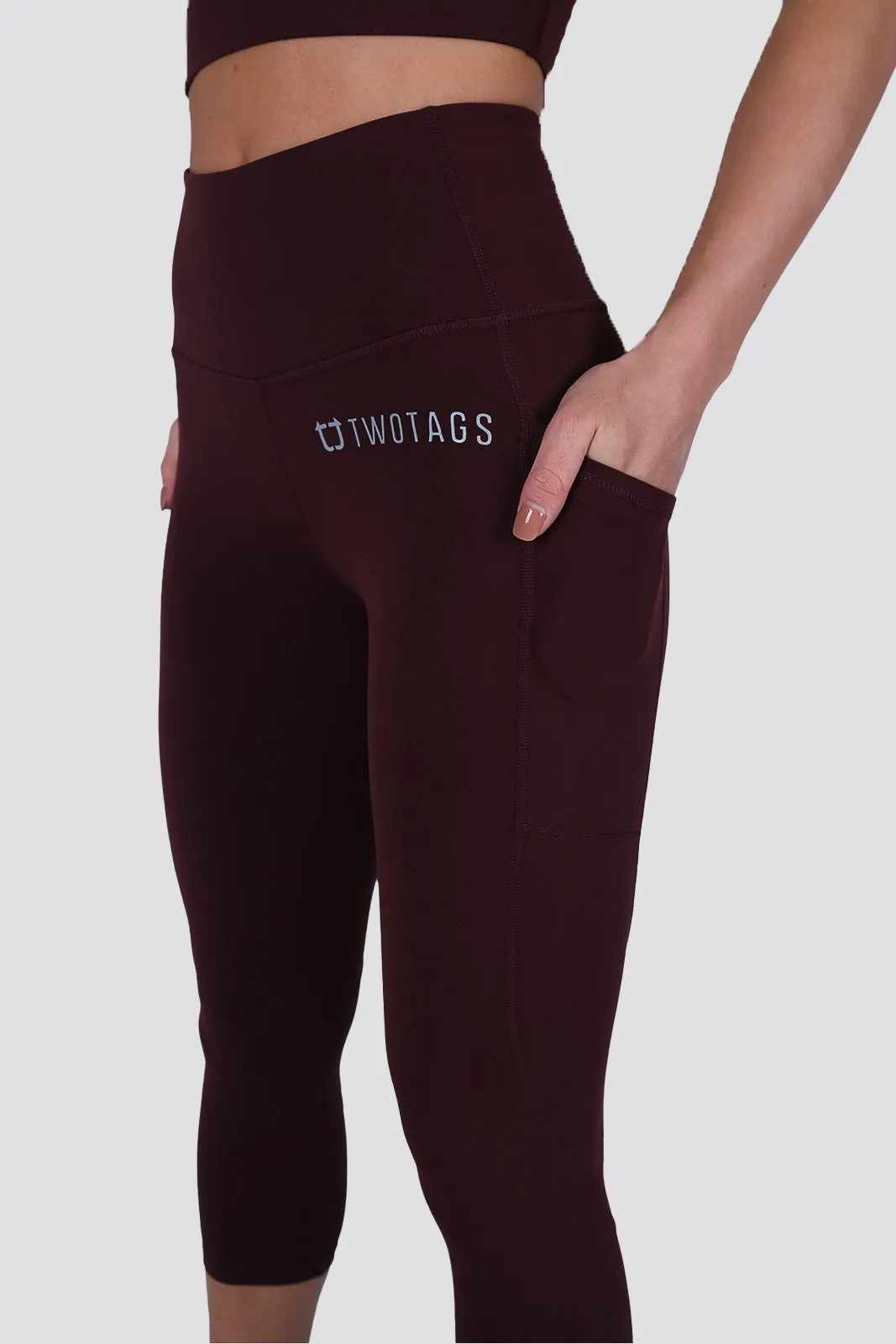Sweetheart 7/8 Highwaisted Leggings - Maroon sold by TWOTAGS product image thumbnail 4