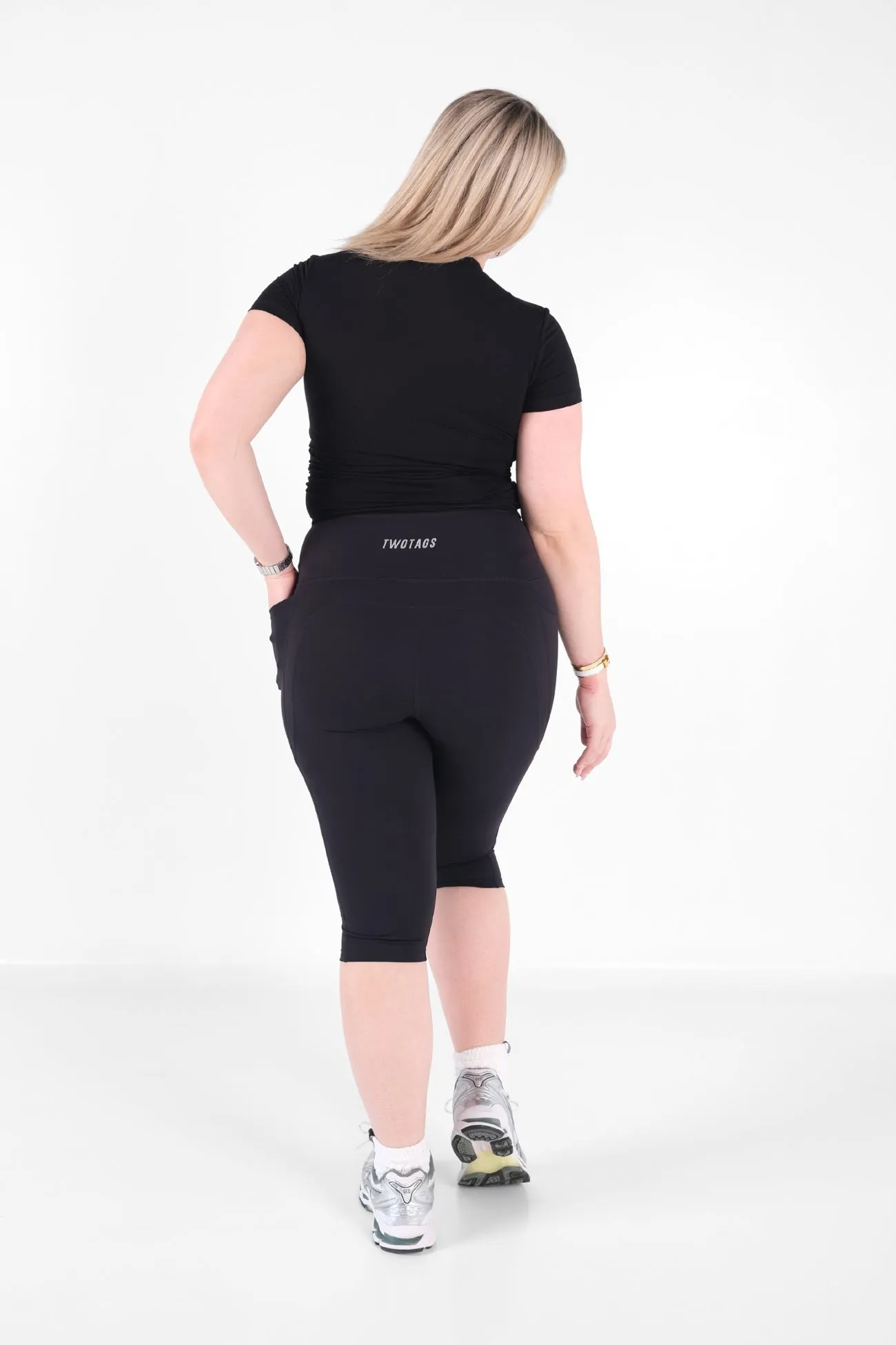 Ardor 3/4 V2 Highwaisted Leggings - Black sold by TWOTAGS product image thumbnail 3