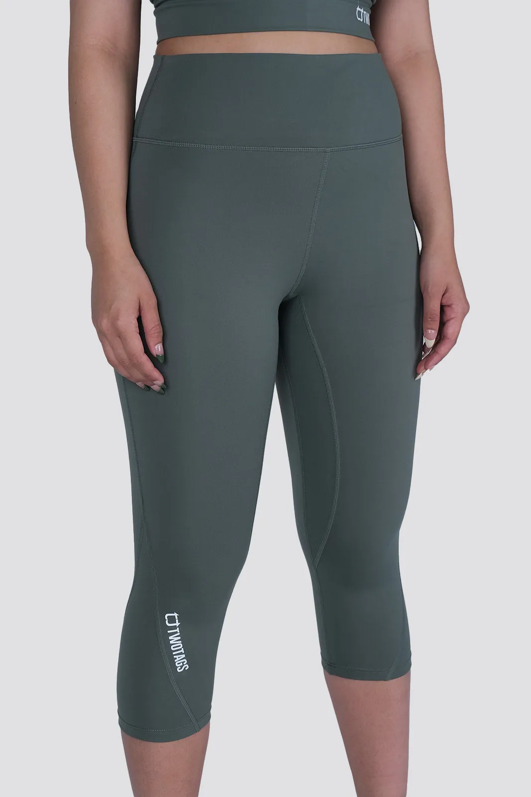 Dynamic 7/8 Highwaisted Leggings - Moss sold by TWOTAGS product image thumbnail 4