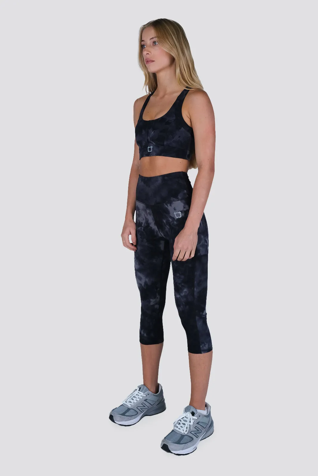 Aloha 7/8 Highwaisted Leggings - Black sold by TWOTAGS product image thumbnail 3