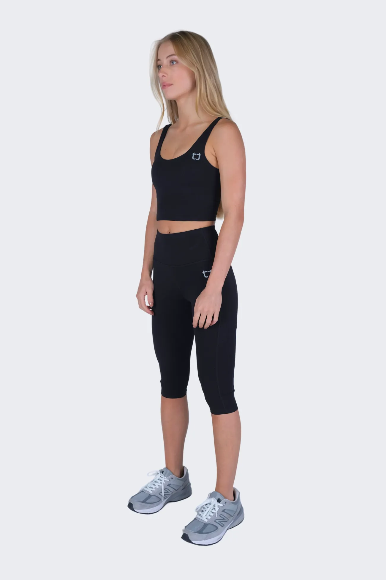 Ardor 3/4 Highwaisted Leggings - Black sold by TWOTAGS product image thumbnail 2