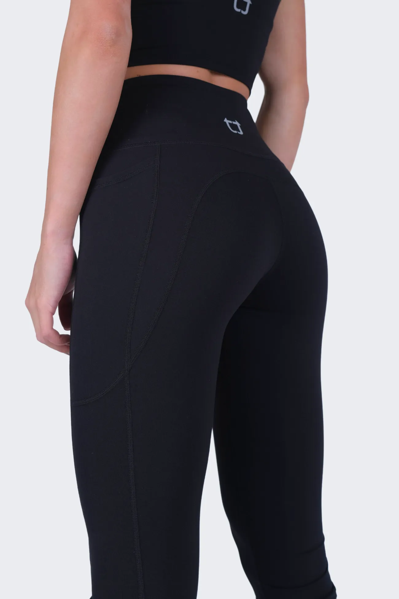 Ardor 3/4 Highwaisted Leggings - Black sold by TWOTAGS product image thumbnail 5