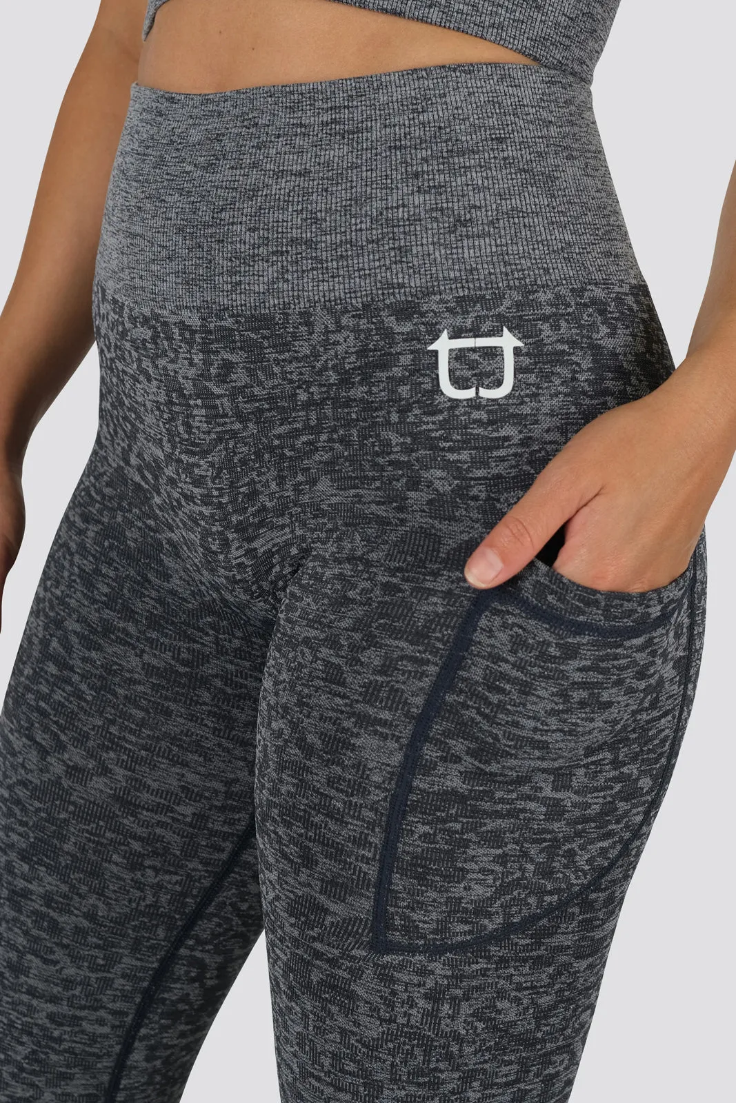 Seamless Leopard Highwaisted Leggings - Stormy sold by TWOTAGS product image thumbnail 4