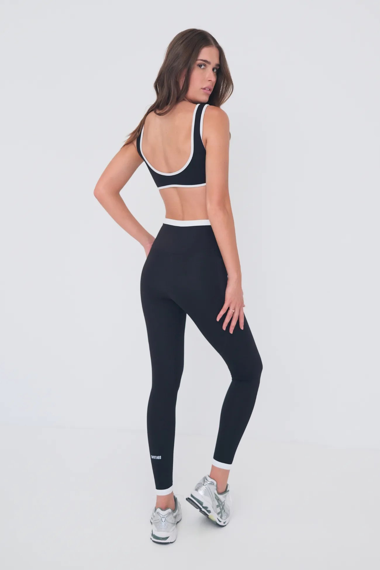 Alpine Pocket Leggings - Contrast sold by TWOTAGS product image thumbnail 2