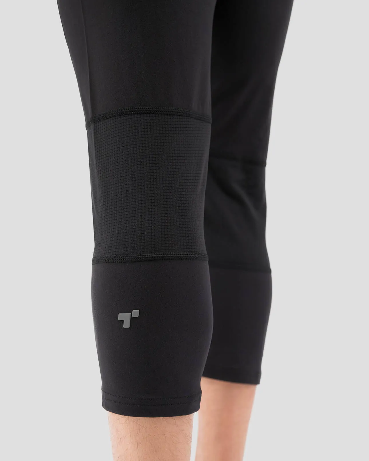 2.0 Men's Thermolator® Midweight Performance Thermal 3/4 Pants sold by Terramar product image thumbnail 5