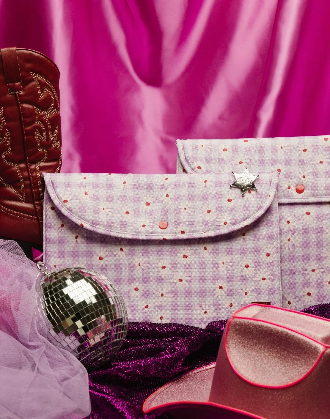 Daisy Fields 14-Inch Laptop Case sold by The Somewhere Co. product image thumbnail 2