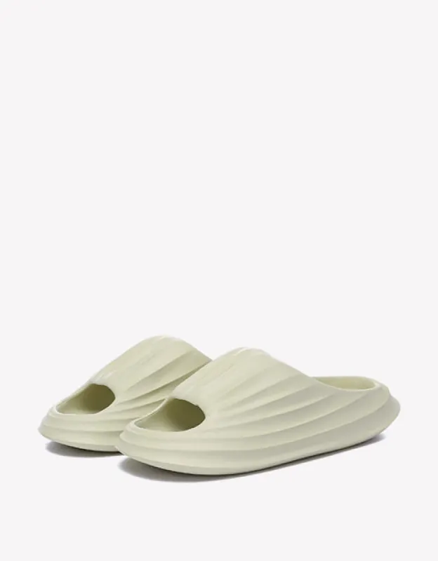 EVERAU® Women Cloud Slippers Plus sold by The UGG Shop
