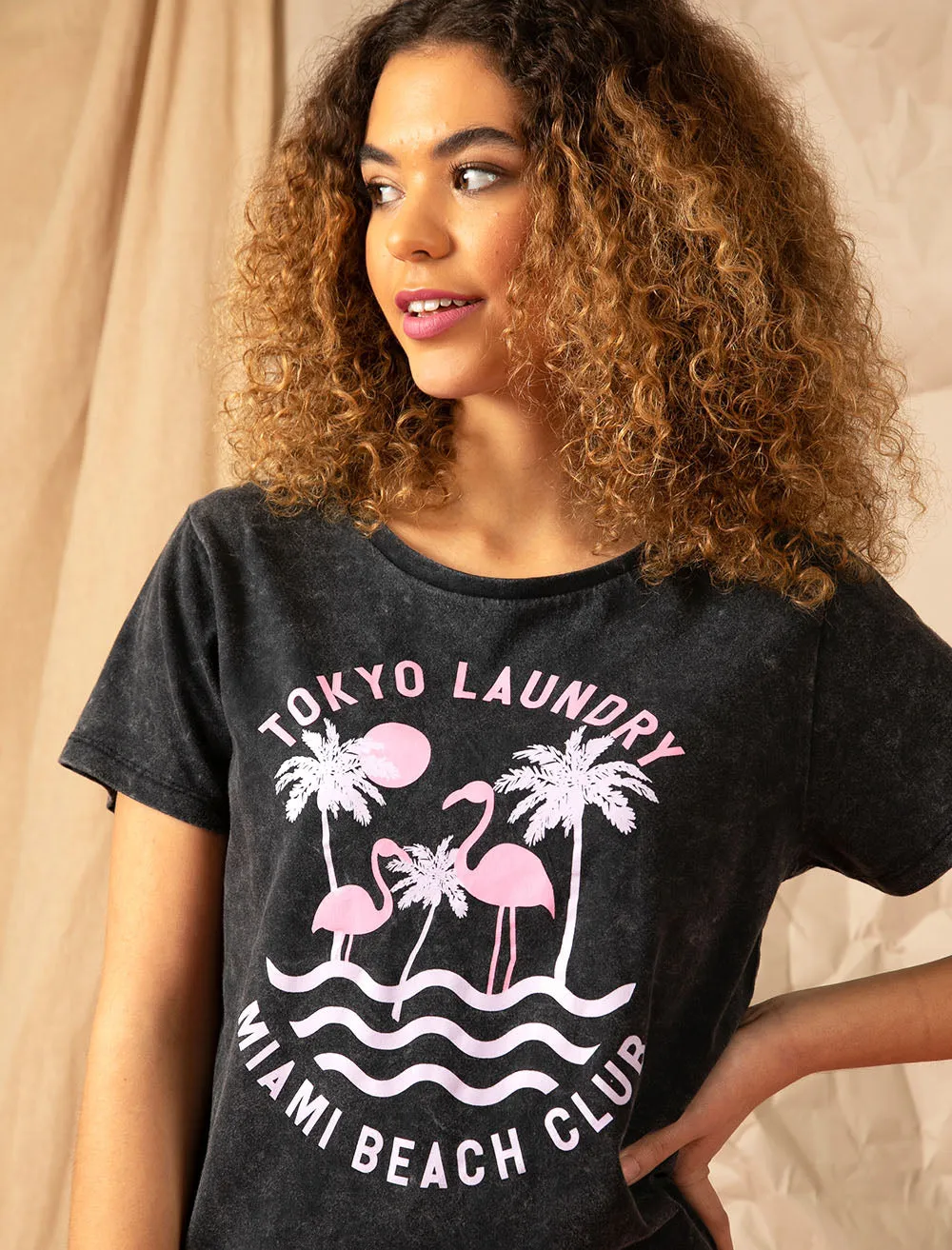 Covetes Flamingo Motif Cotton Tie Dye T-Shirt in Pirate Black - Tokyo Laundry sold by Tokyo Laundry