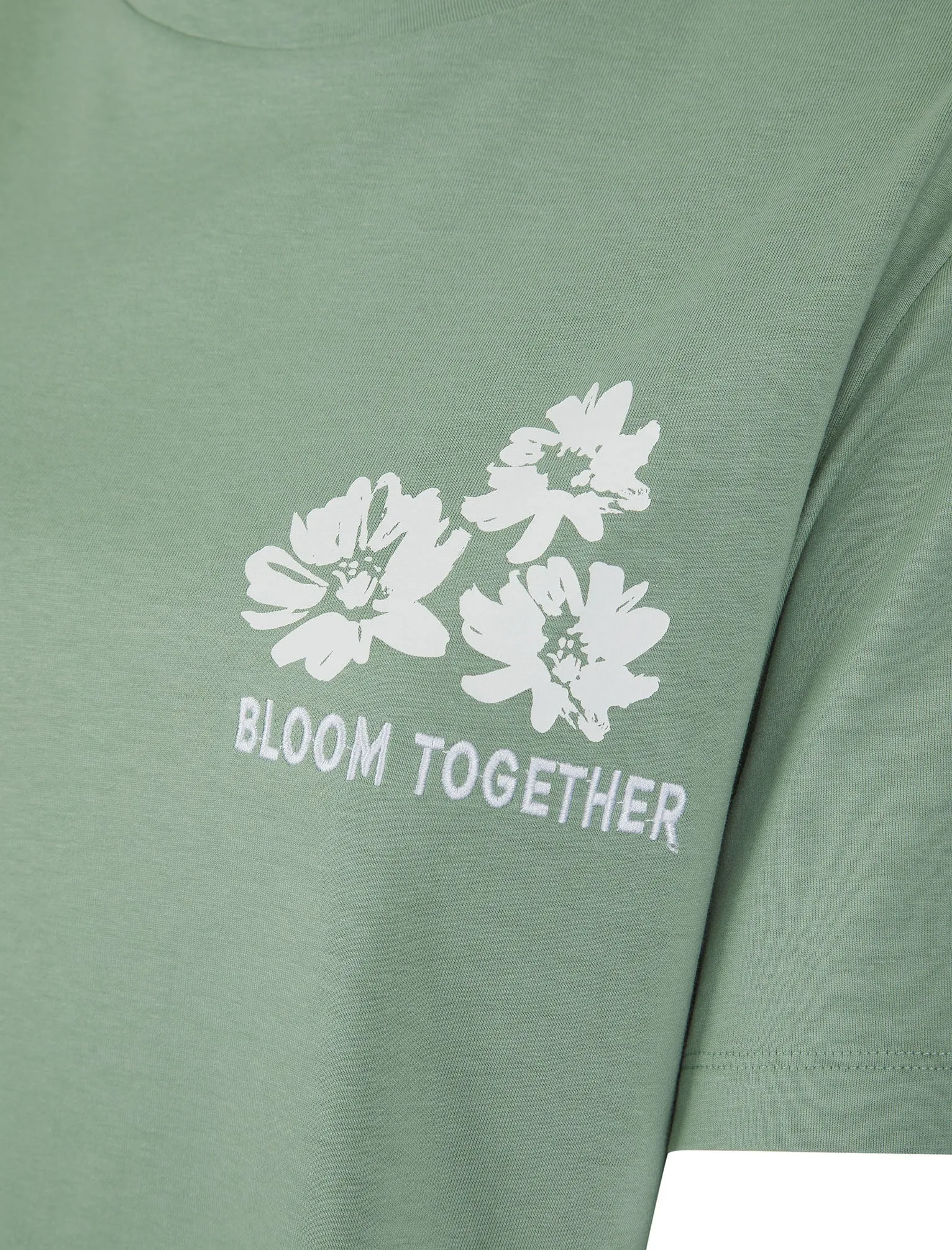 Coleman Graphic Motif Cotton Crew Neck T-Shirt with Back-Print in Green Bay - Weekend Vibes sold by Tokyo Laundry product image thumbnail 4