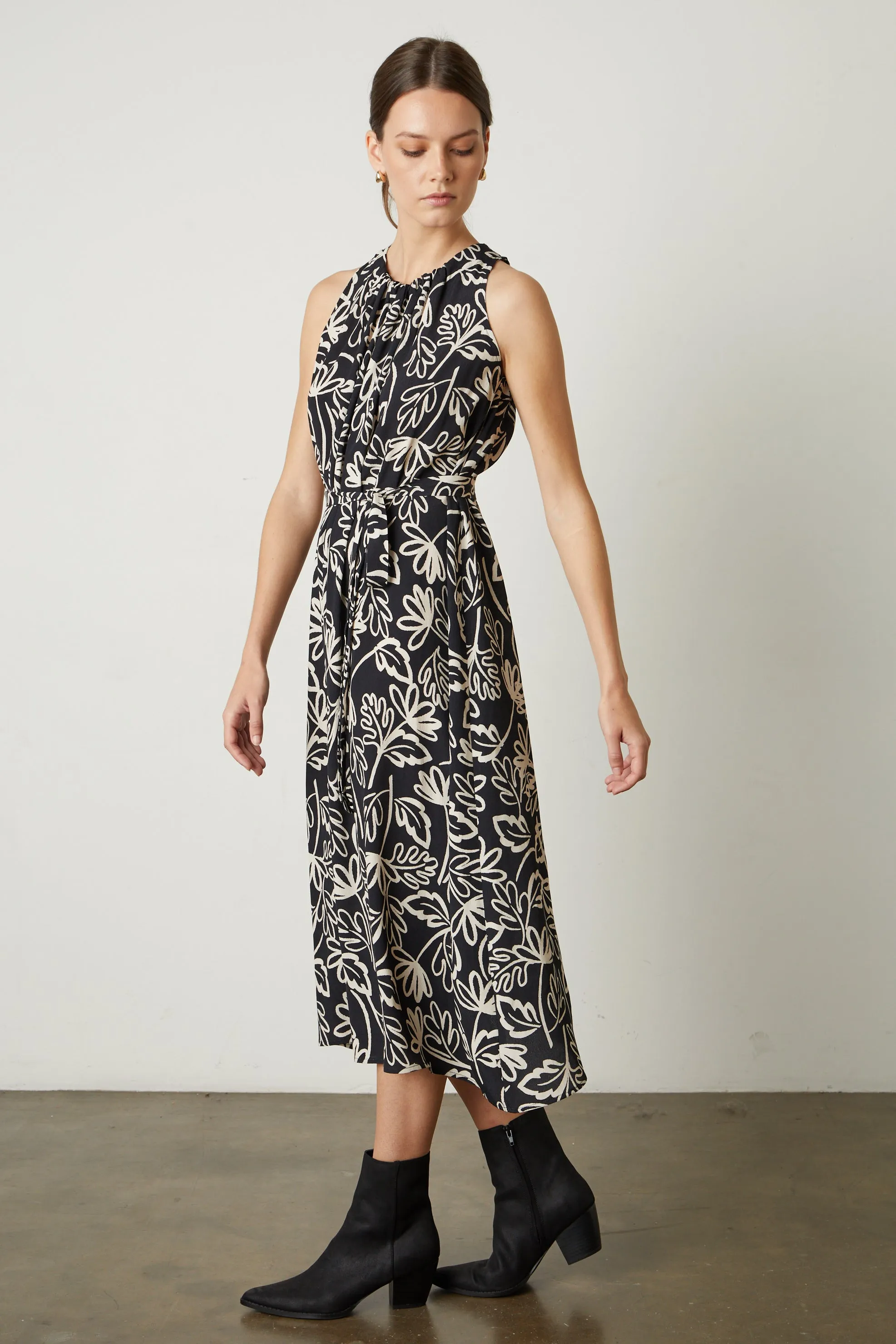 OPHELIA PRINTED CREPE DRESS IN BLACK sold by Velvet Tees product image thumbnail 2