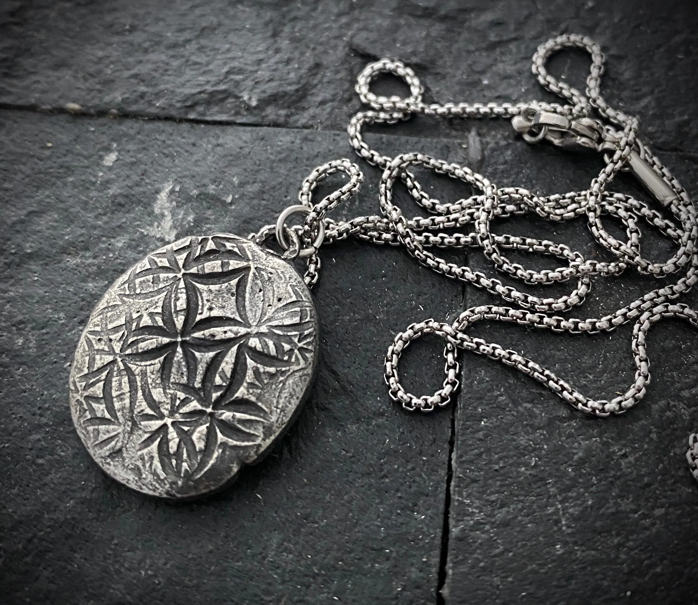 Men's Necklace with Mary Wax Seal Medal, Miraculous Medal, Unisex necklace, Catholic Jewelry, ST-026 sold by Vintage Gentlemen product image thumbnail 4