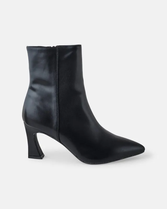 Fari Boot - Black sold by Walnut Melbourne