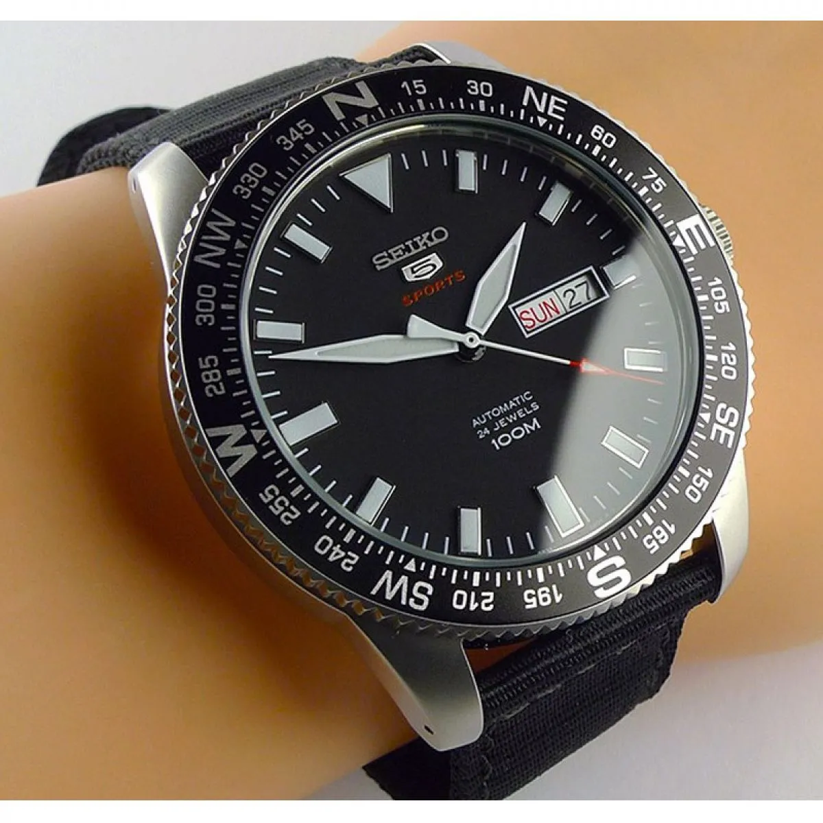 Seiko 5 Sports Automatic 24 Jewels SRP667K1 sold by Watch2Day product image thumbnail 4