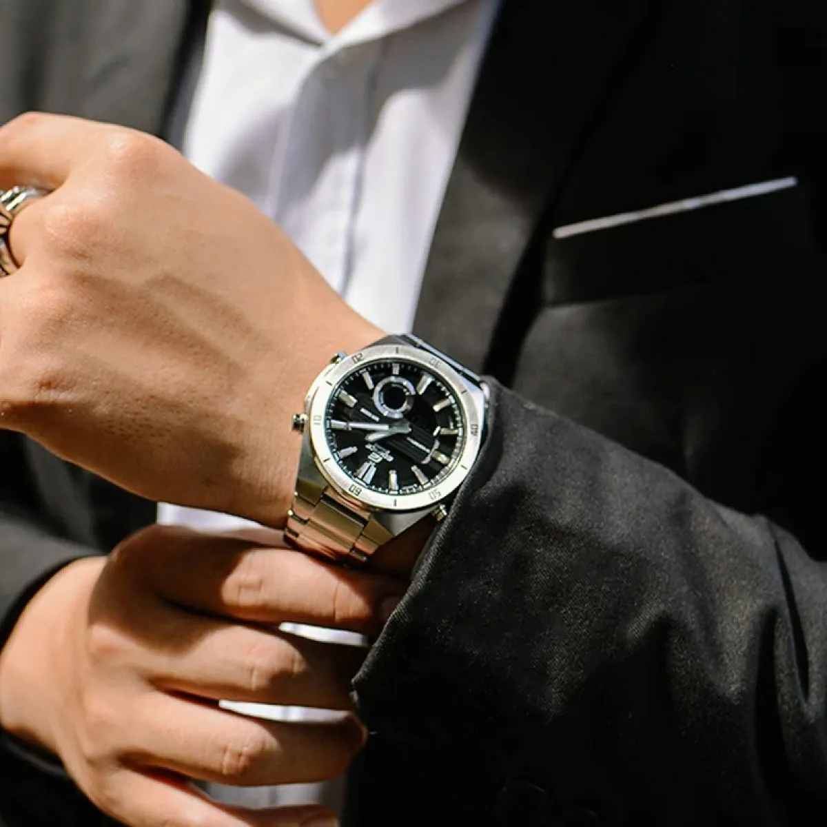 CASIO Edifice Heren Horloge | ERA-110D-1AVEF sold by Watch2Day product image thumbnail 4