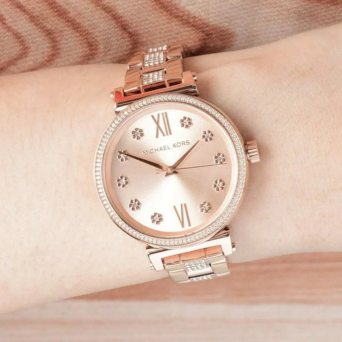 Michael Kors Sofie | MK3882 sold by Watch2Day product image thumbnail 4