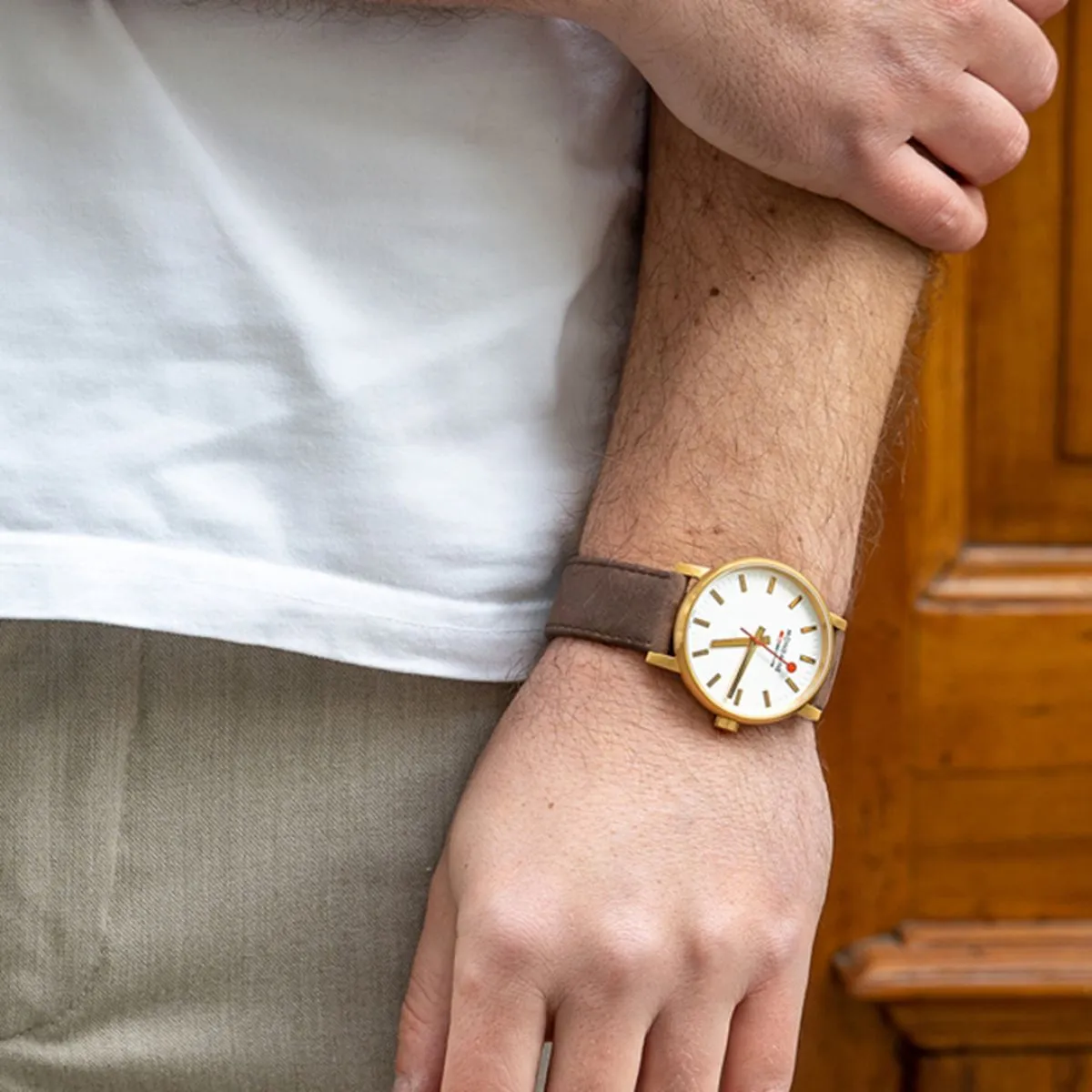 Mondaine MSE.40111.LG Heren Horloge 40mm 3ATM sold by Watch2Day product image thumbnail 4