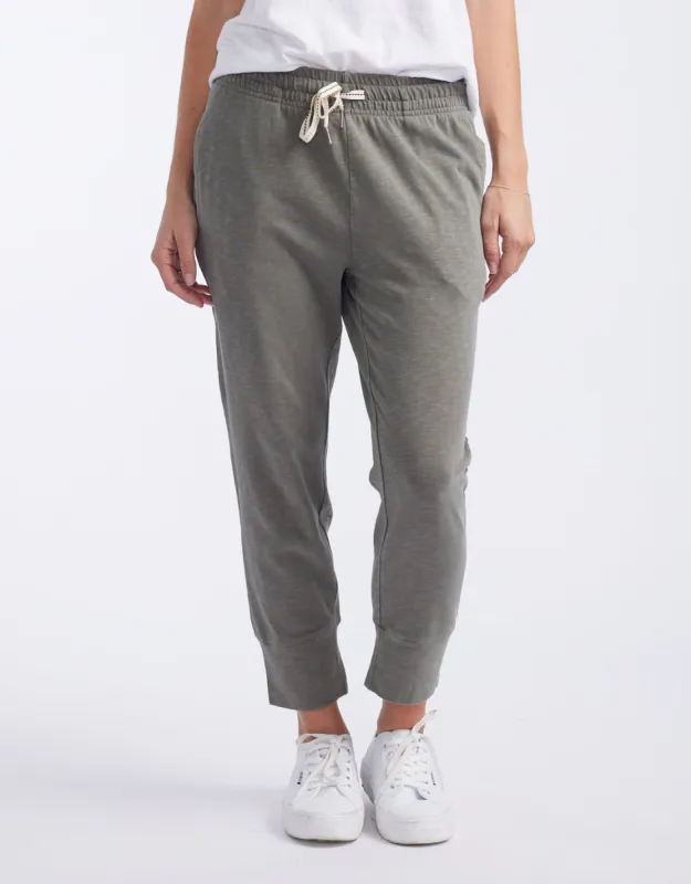 3/4 Brunch Pants - Khaki sold by White & Co
