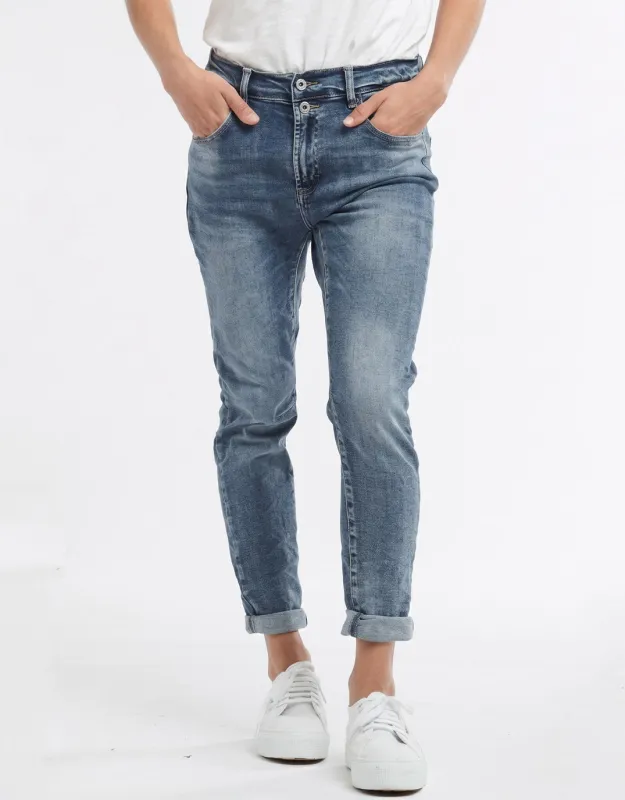 Emma Stretch Jean - Mid Wash made by White & Co