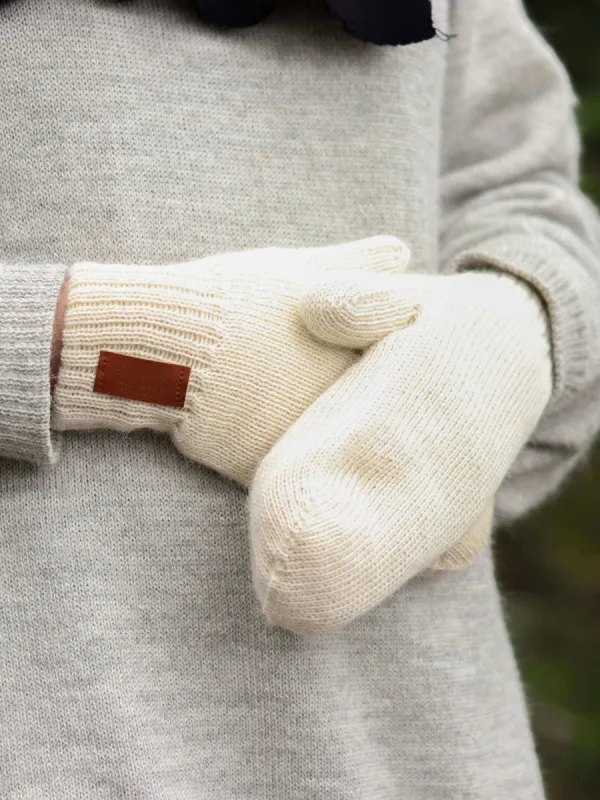 PILVI - 100 % Alpakan Villa Tumput sold by Wolmark