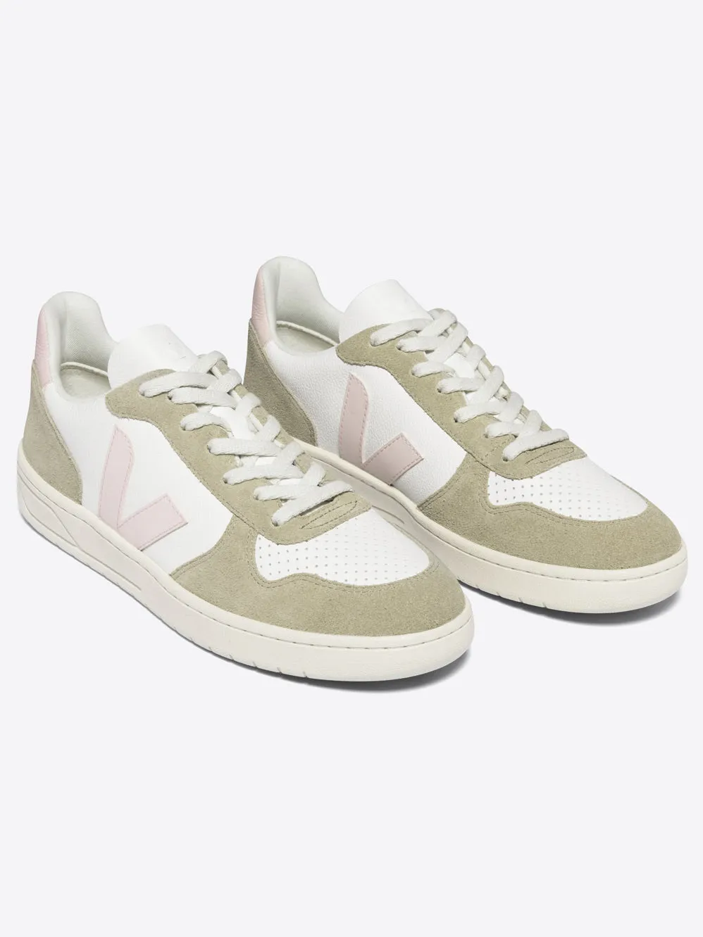 VEJA V-10 LEATHER SNEAKER sold by Yeltuor product image thumbnail 2