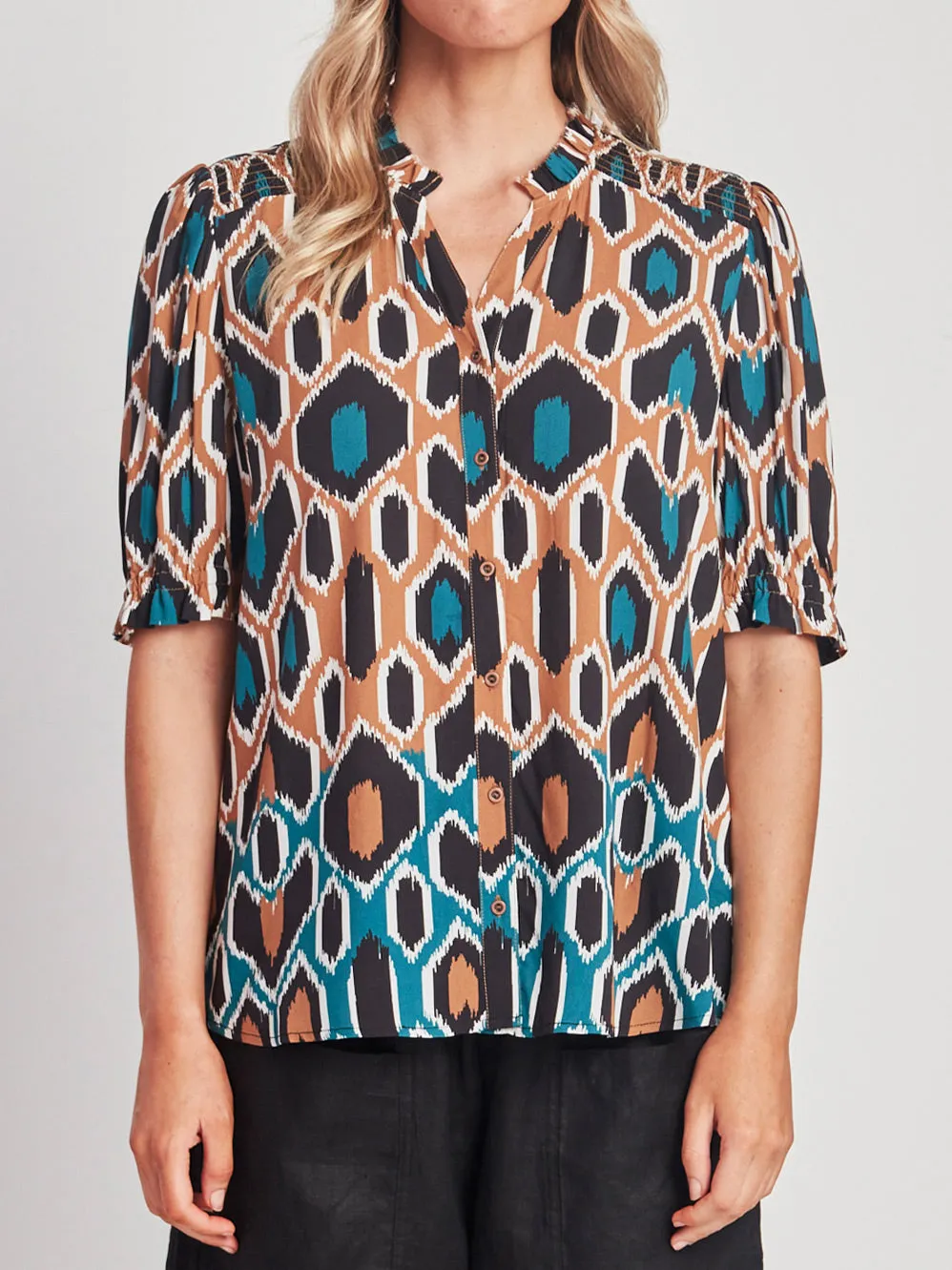 VERGE RESORT SHIRT sold by Yeltuor