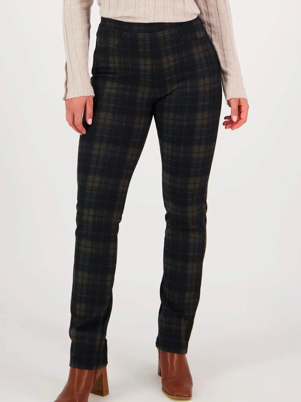 VASSALLI SLIM PULL ON PRINTED PANT sold by Yeltuor