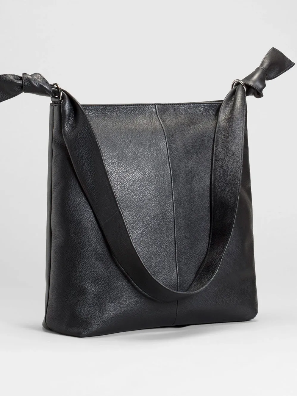 ELK MEKA TOTE sold by Yeltuor