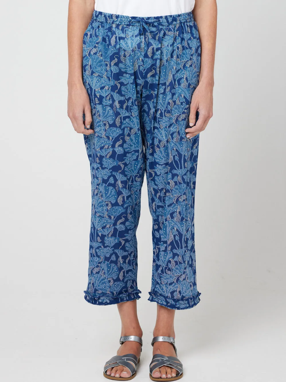 CAKE CAPRI RUFFLE PANT sold by Yeltuor