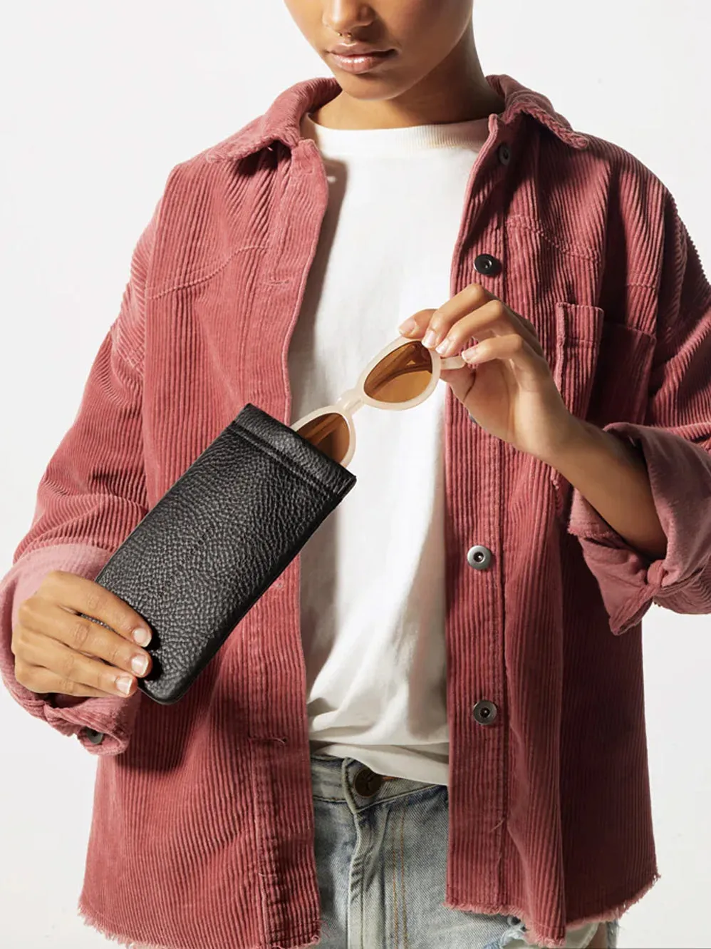 STATUS ANXIETY KEEPSAKE SUNGLASSES POUCH sold by Yeltuor product image thumbnail 5