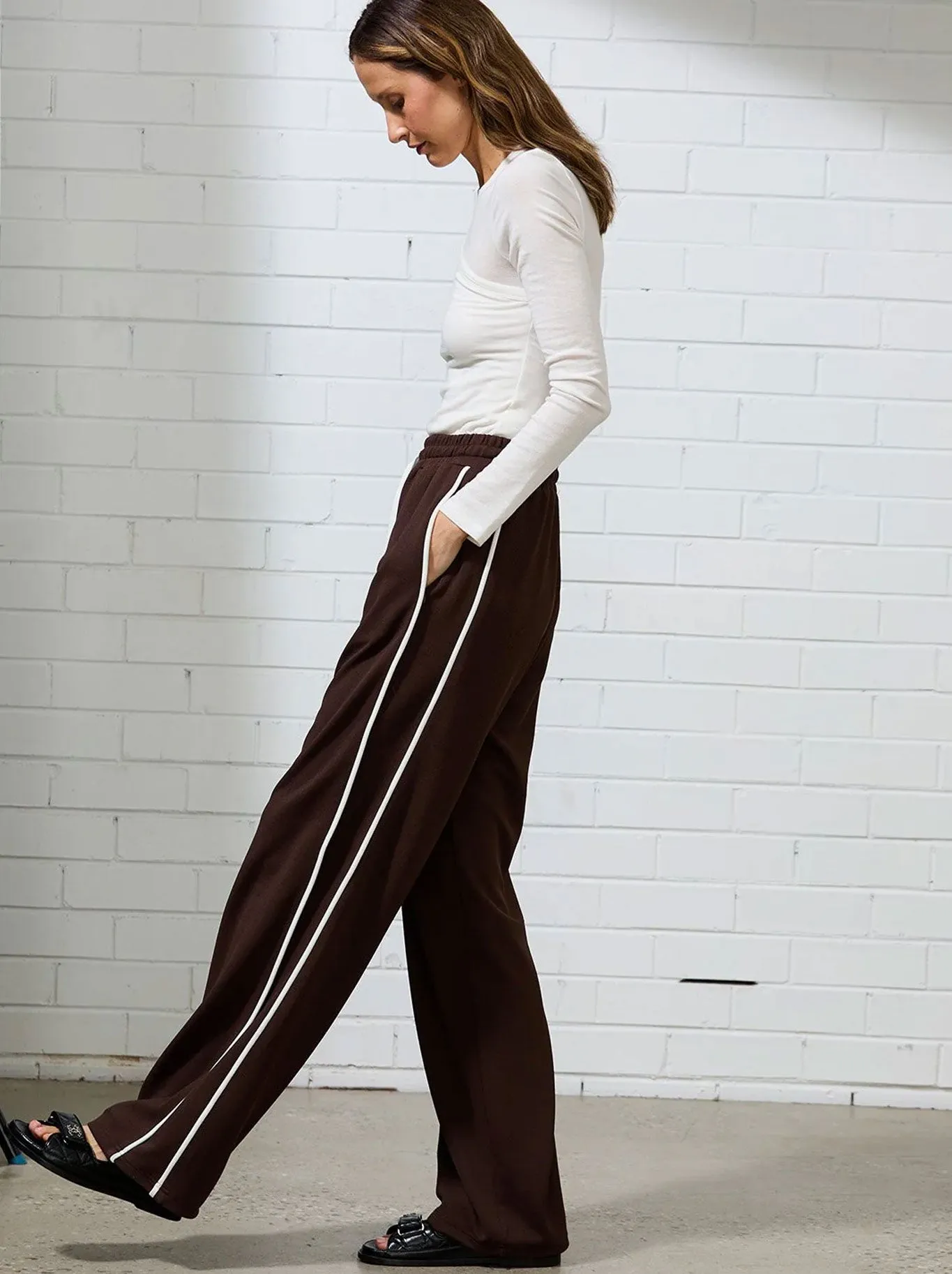 ENA PELLY PARKER TRACKPANT sold by Yeltuor product image thumbnail 3