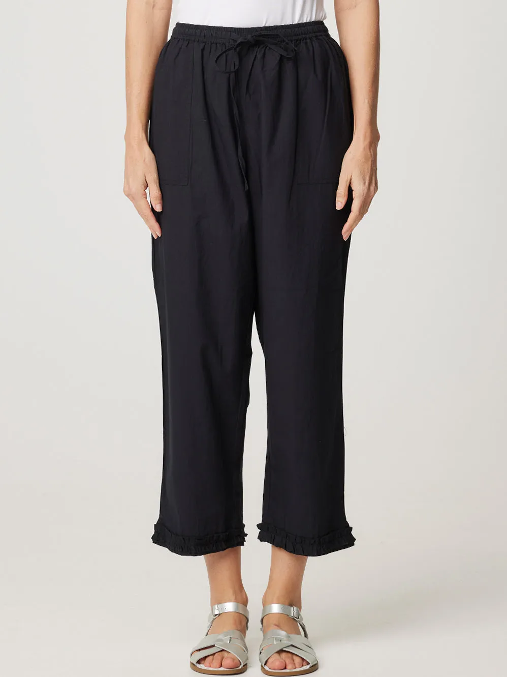 CAKE RUFFLE CARPI PANT sold by Yeltuor