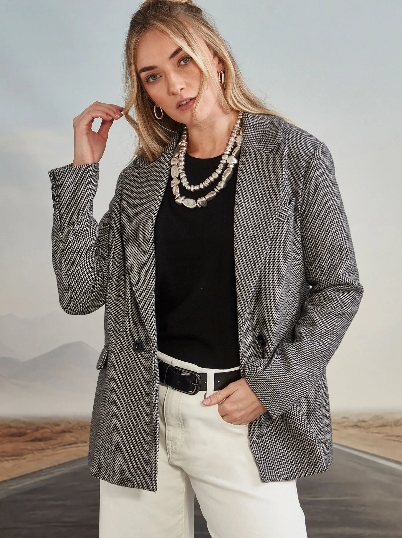 VERGE LENNIE JACKET sold by Yeltuor product image thumbnail 3