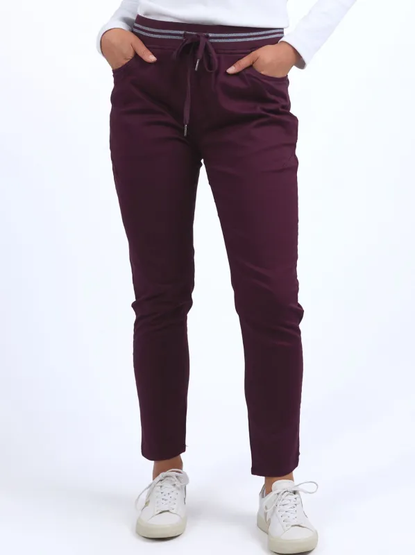 ELM MARGO JOGGER sold by Yeltuor