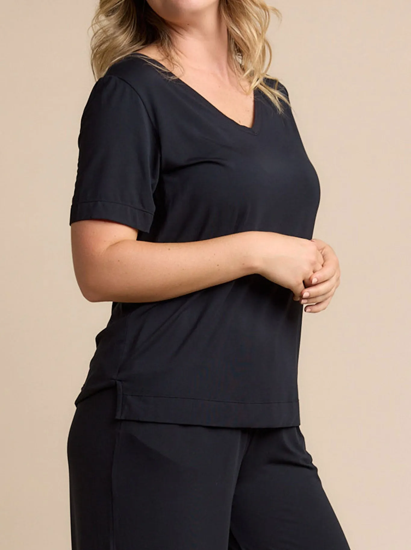 TANI ELLA V NECK TEE sold by Yeltuor product image thumbnail 2