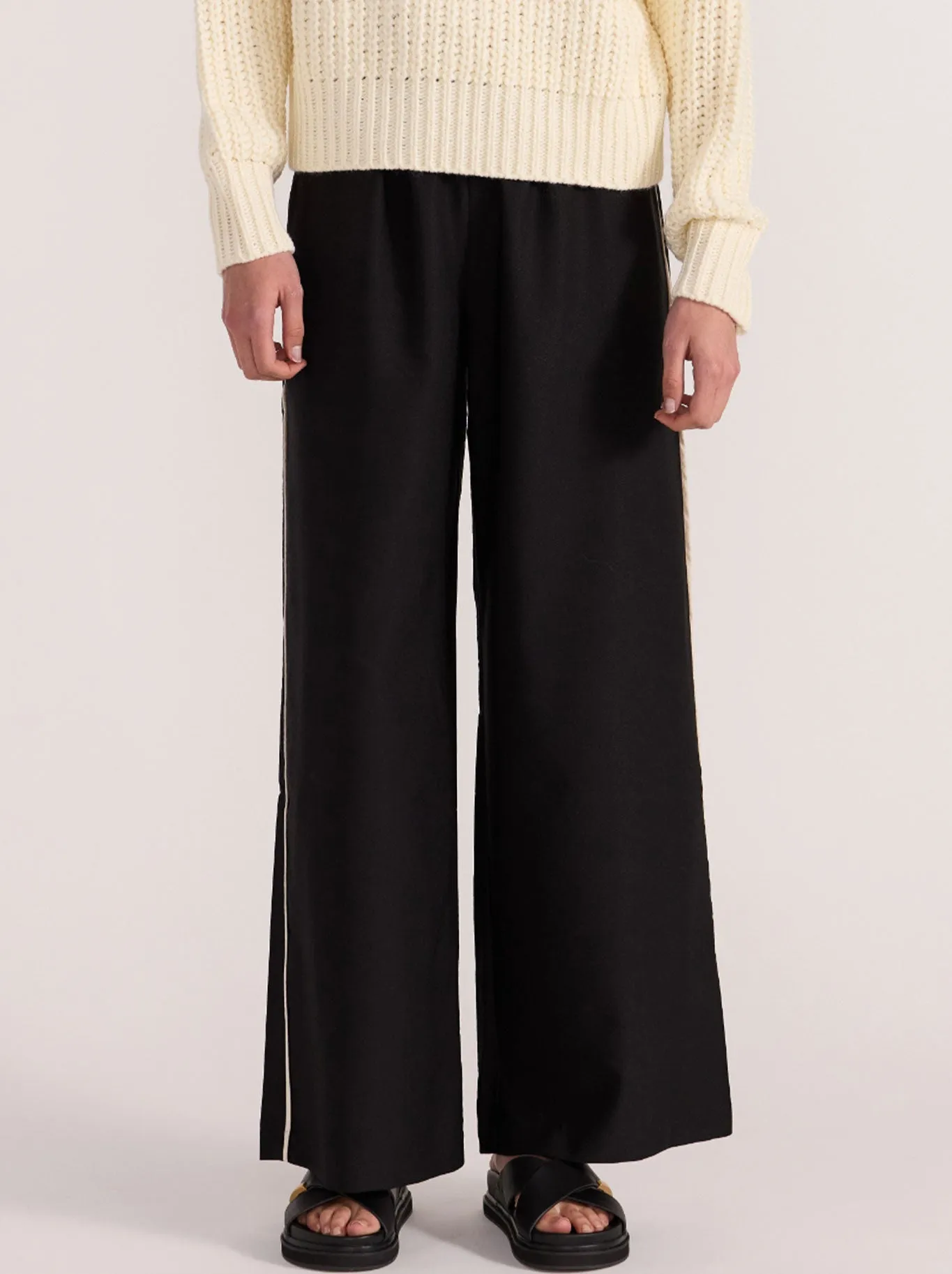 STAPLE THE LABEL DION RELAXED PANT sold by Yeltuor