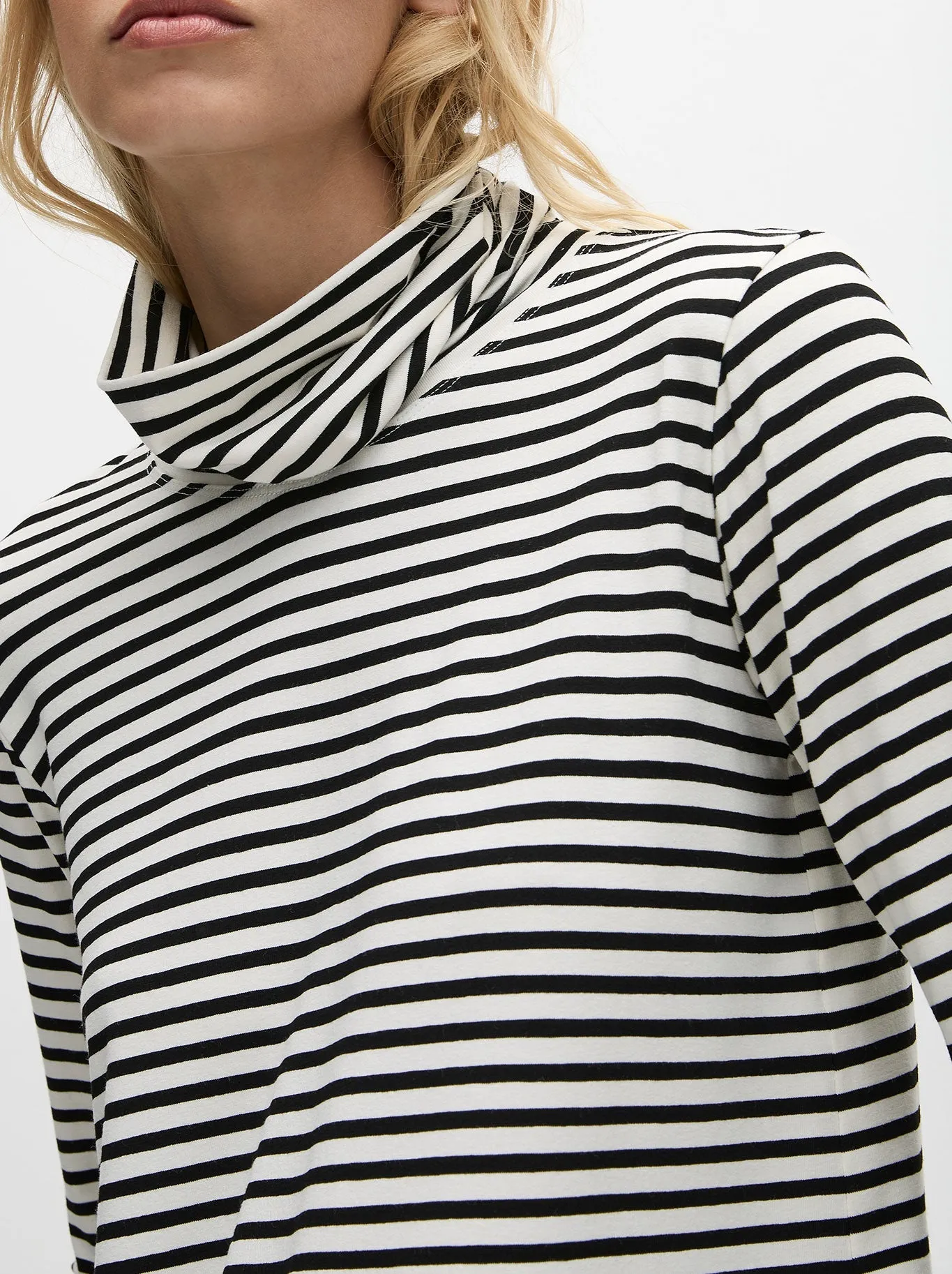 MELA PURDIE TURTLE NECK TOP sold by Yeltuor product image thumbnail 2