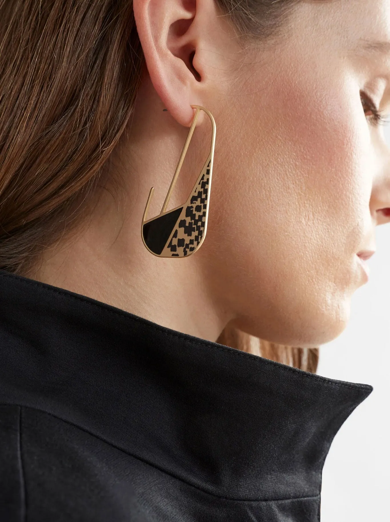 ELK MOND HOOP EARRING sold by Yeltuor product image thumbnail 2