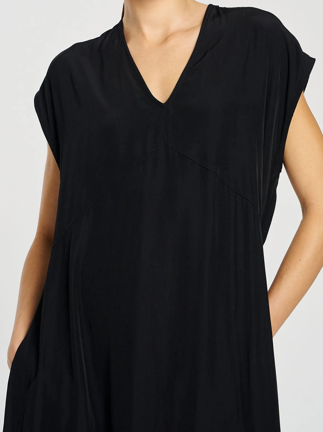 MELA PURDIE MAXI SLICE DRESS sold by Yeltuor product image thumbnail 3