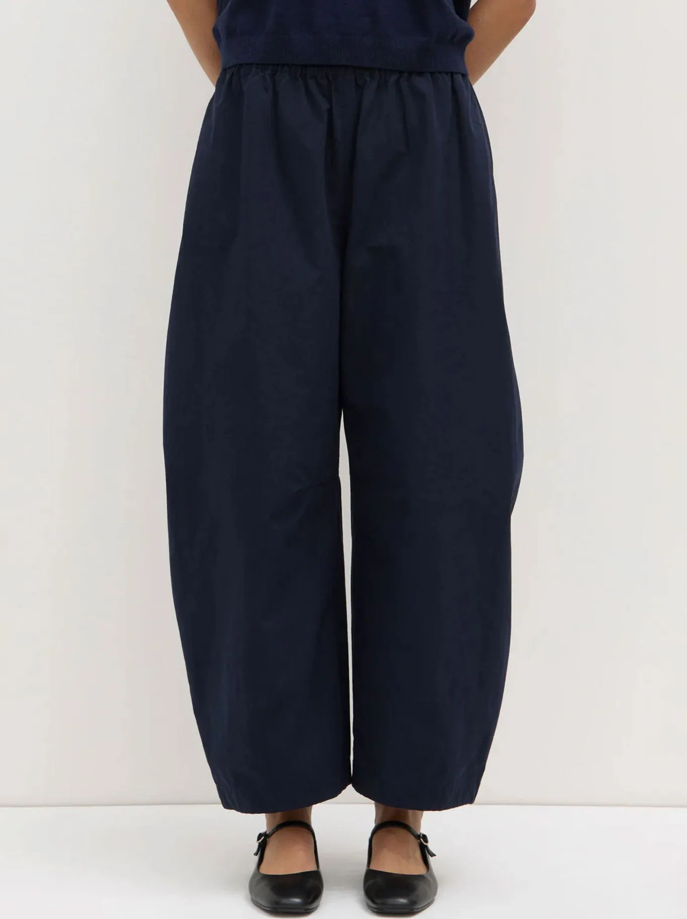 ASSEMBLY LABEL LOLA BARREL PANT sold by Yeltuor