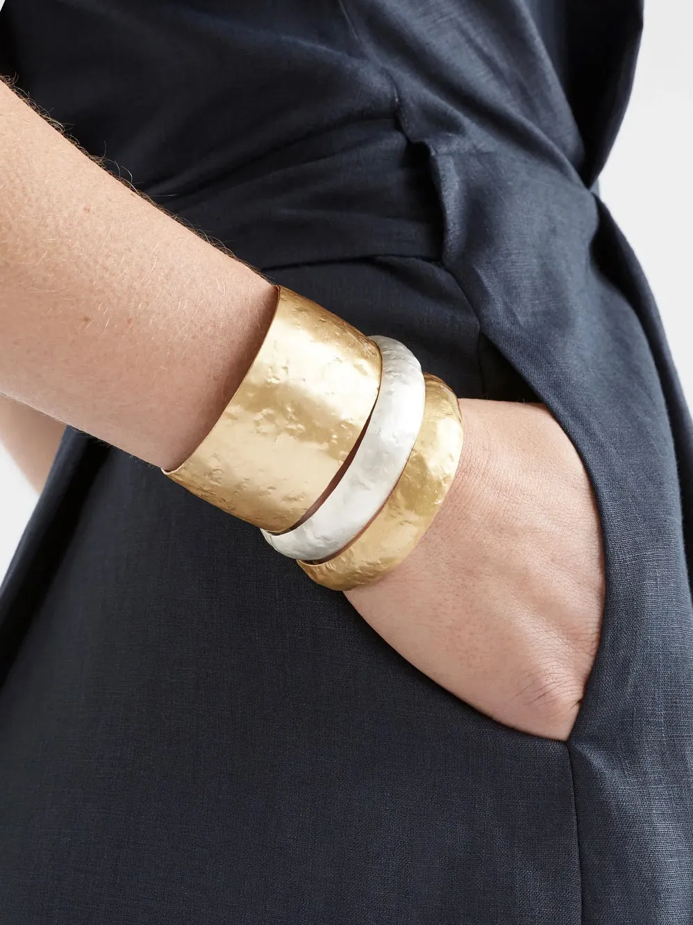 ELK GILD THIN CUFF BANGLE sold by Yeltuor product image thumbnail 2
