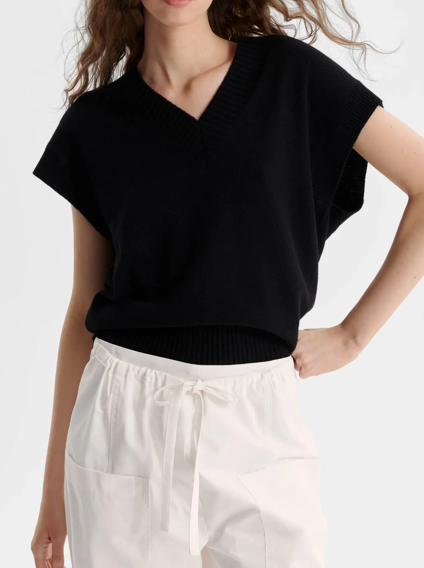 MORRISON WINSTON KNIT VEST sold by Yeltuor