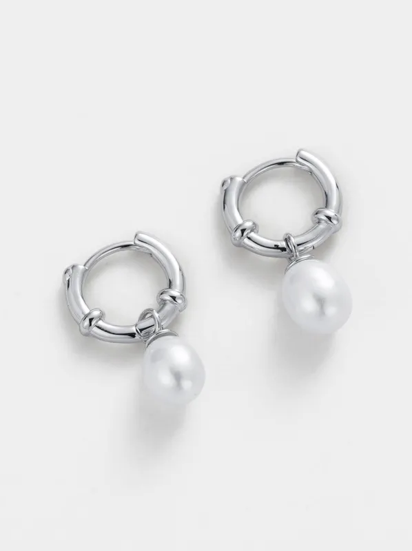 ZAFINO TESSA PEARL HOOP made by Yeltuor